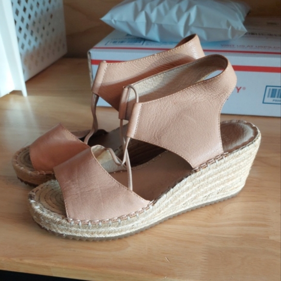 Eileen Fisher Agness Espadrille Wedge Leather Sandals Shoes Tan 7 - Picture 1 of 8